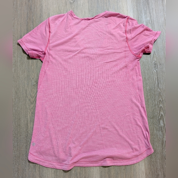 Lululemon Pink V-Neck Women's Top - Flaws - 6? - Preloved - Picture 11 of 11